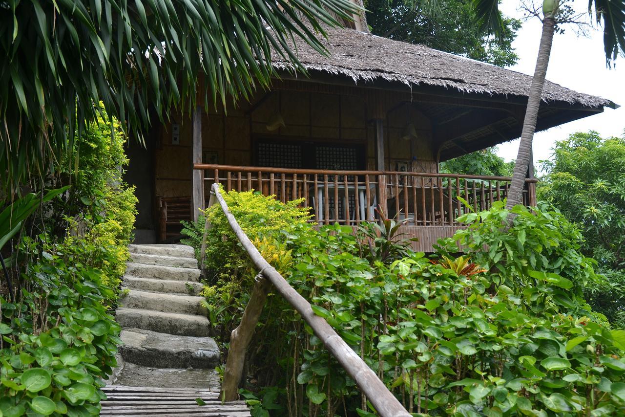 Bamboo Beach Resort Puerto Galera Buitenkant foto