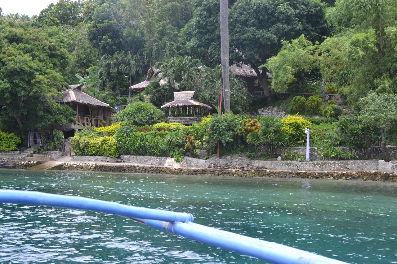 Bamboo Beach Resort Puerto Galera Buitenkant foto